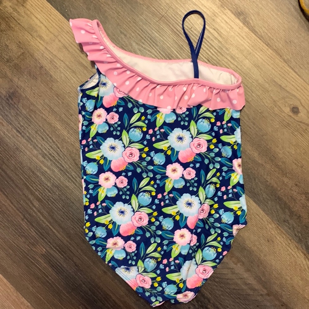 •1 piece kids bathing suit, the Brand is Millie Loves Lilly, Size 14